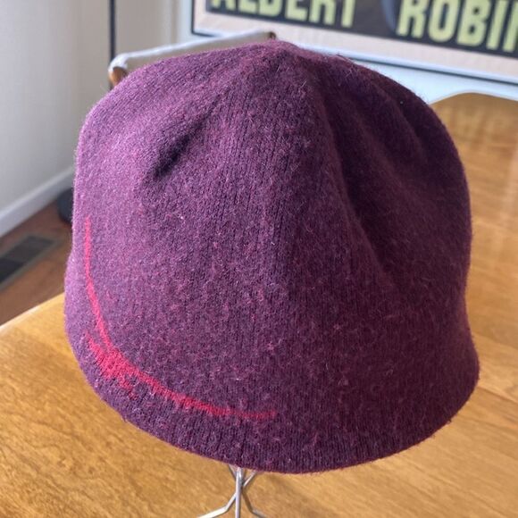 Patagonia stocking cap - Picture 3 of 3